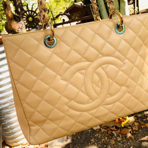 SOLD    Chanel Diamond-quilted Caviar Leather GST Beige Clair - Picture 15 of 15